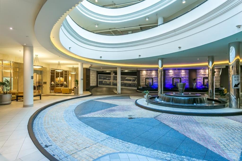 Deluxe Chevron Renaissance Apartment Гоулд Коуст Екстериор снимка