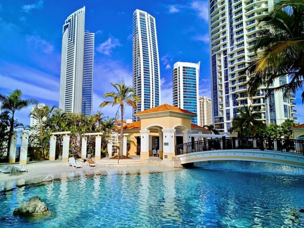 Deluxe Chevron Renaissance Apartment Гоулд Коуст Екстериор снимка