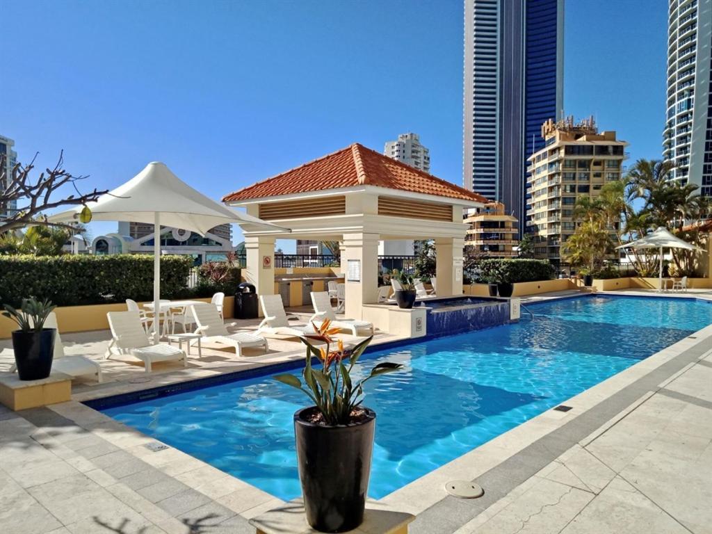 Deluxe Chevron Renaissance Apartment Гоулд Коуст Екстериор снимка