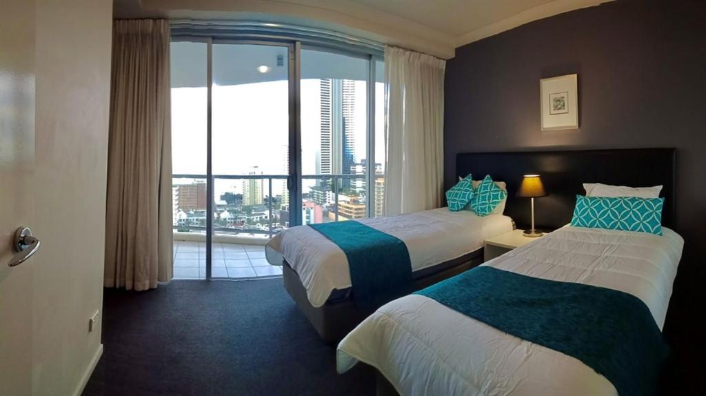 Deluxe Chevron Renaissance Apartment Гоулд Коуст Екстериор снимка