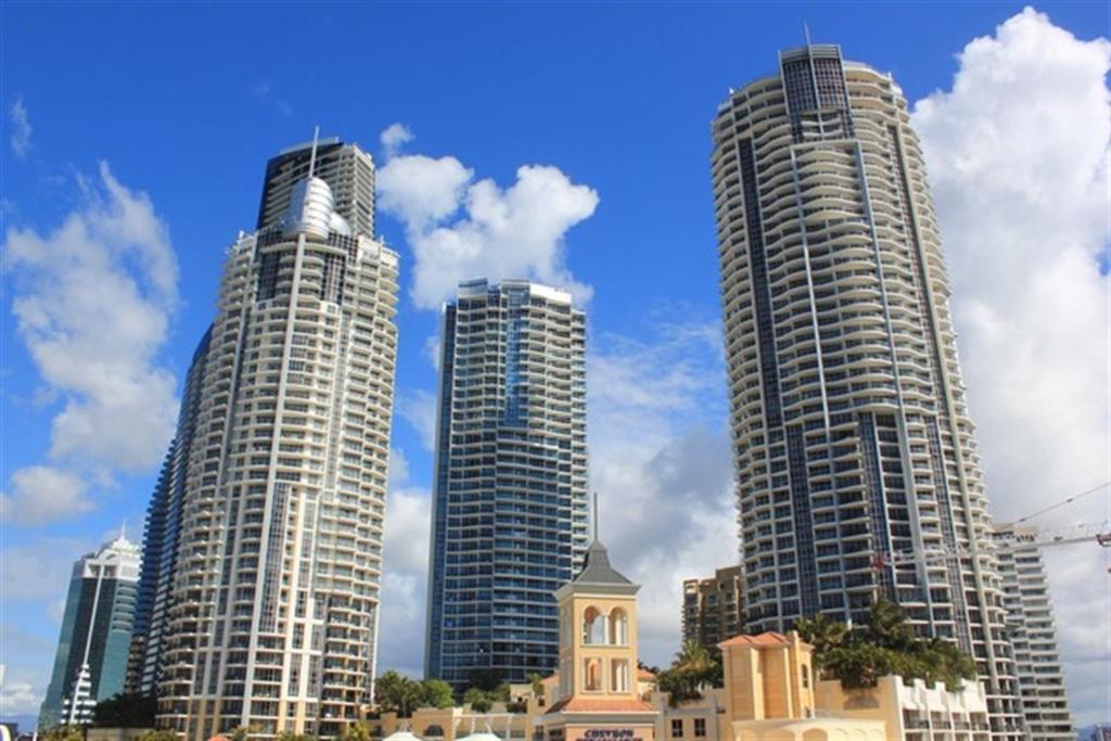 Deluxe Chevron Renaissance Apartment Гоулд Коуст Екстериор снимка