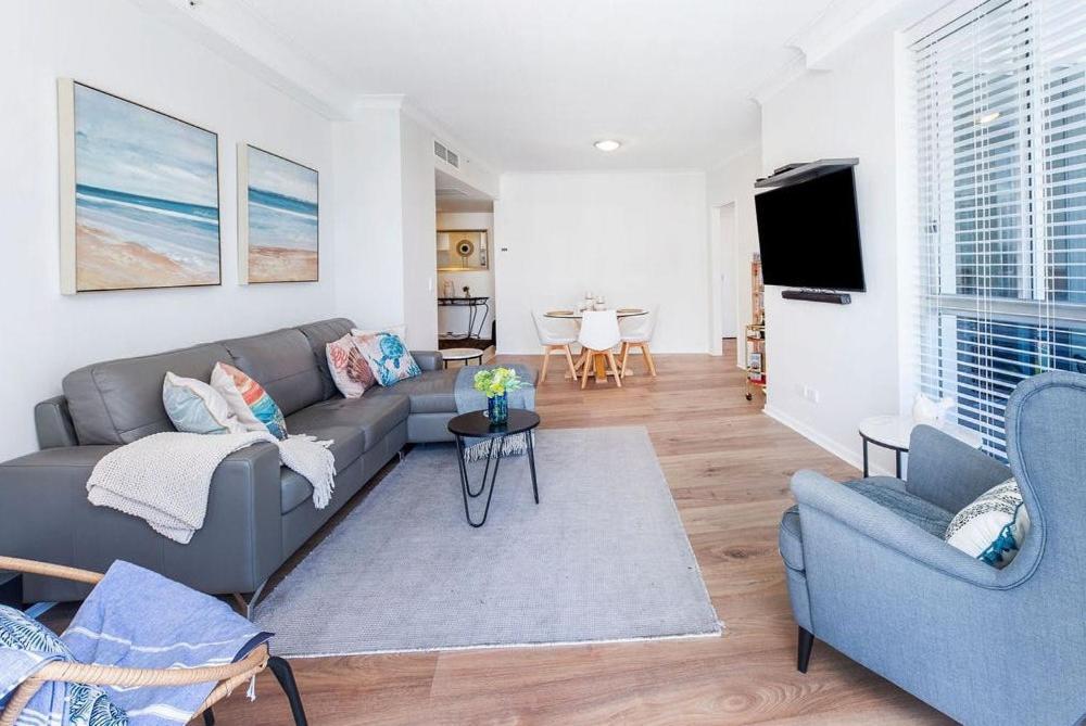 Deluxe Chevron Renaissance Apartment Гоулд Коуст Екстериор снимка