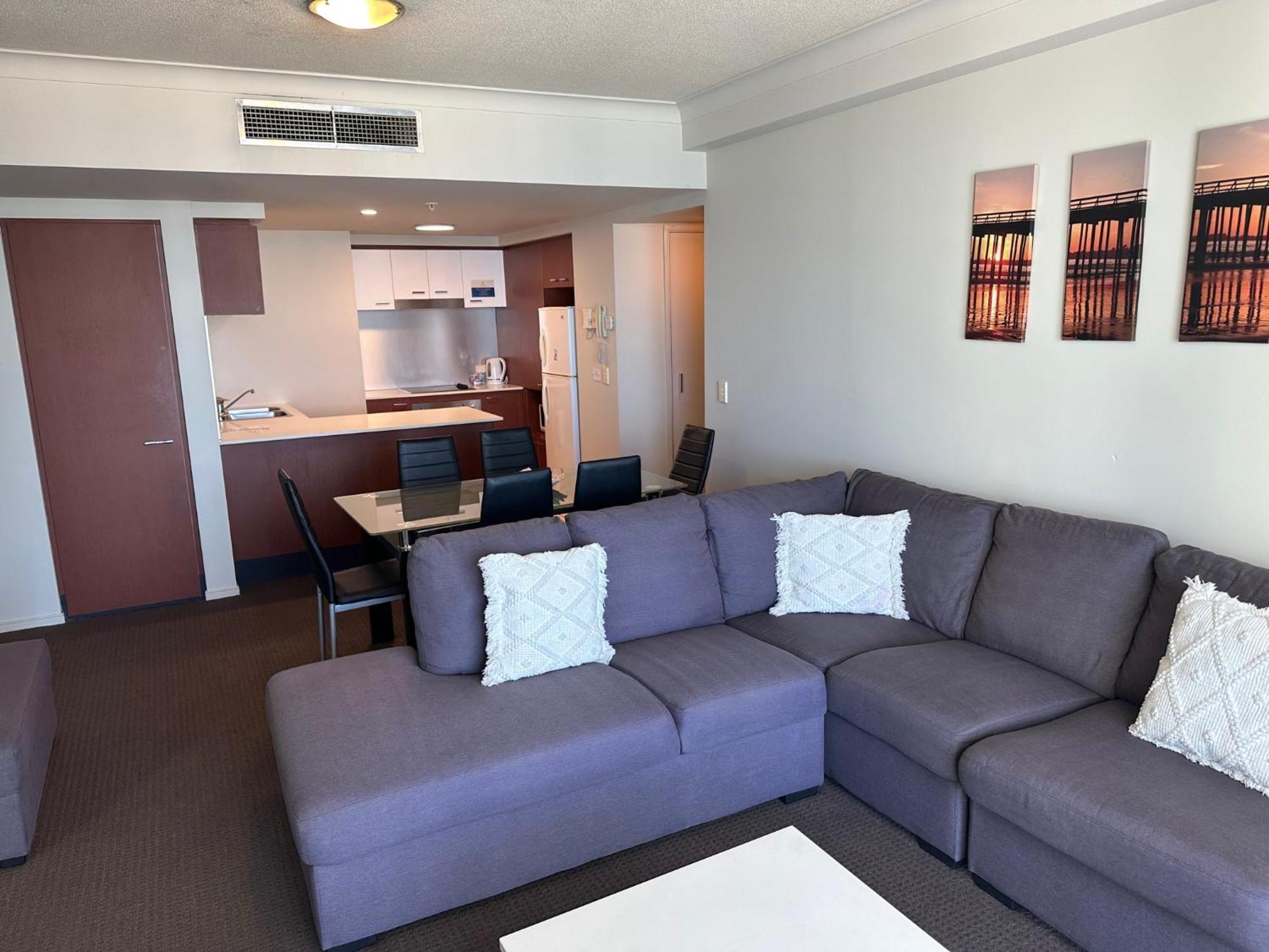Deluxe Chevron Renaissance Apartment Гоулд Коуст Екстериор снимка
