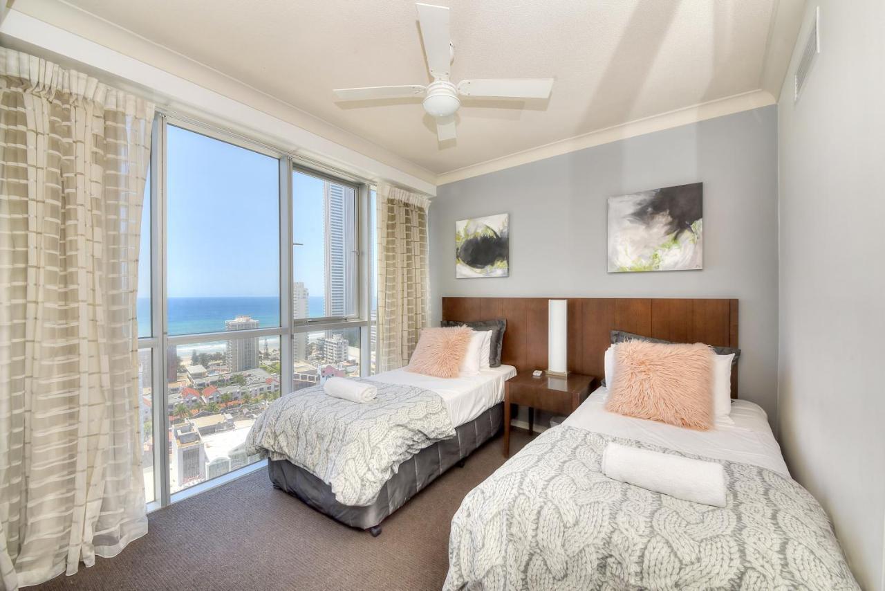 Deluxe Chevron Renaissance Apartment Гоулд Коуст Екстериор снимка
